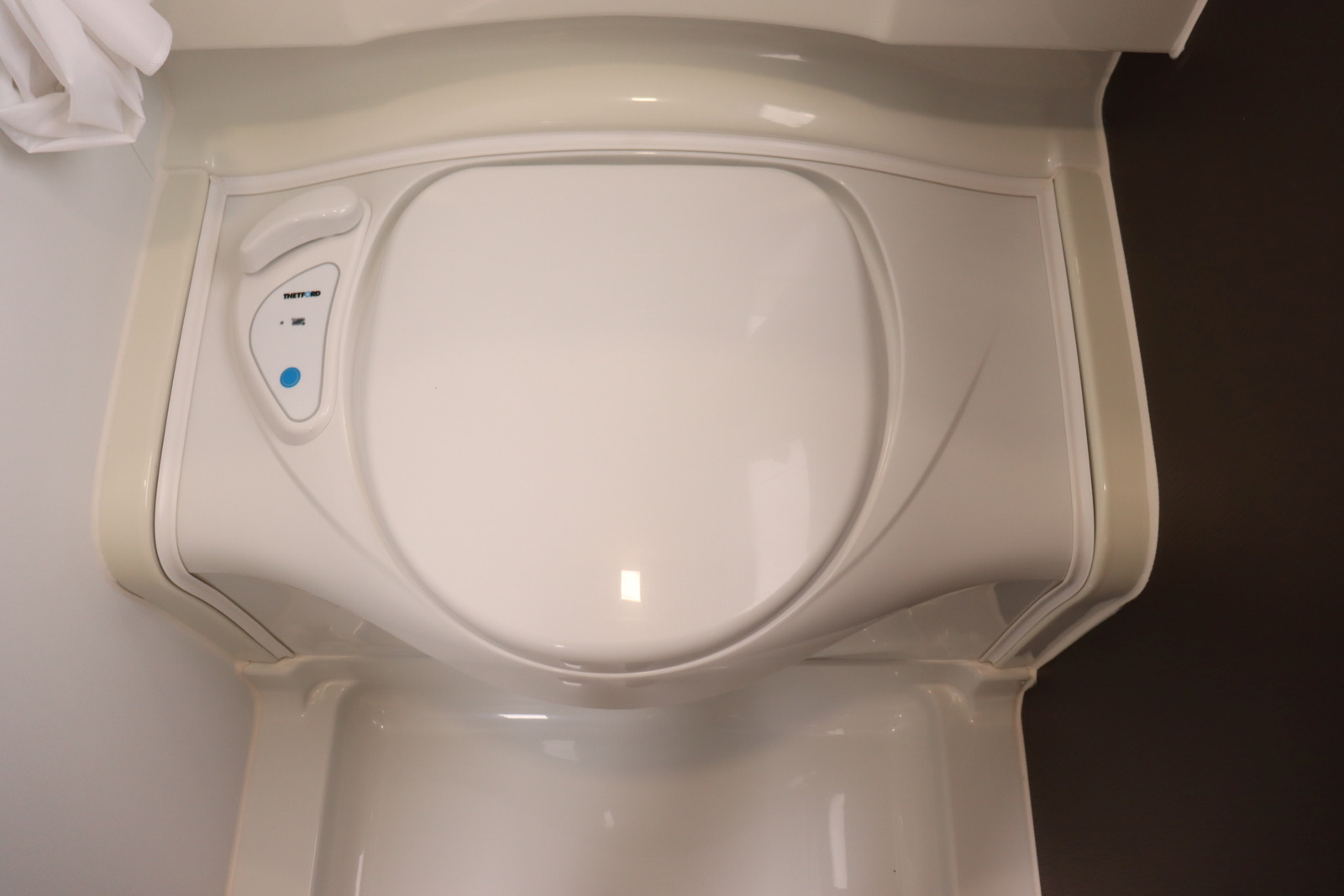 キャンピングカートレーラー