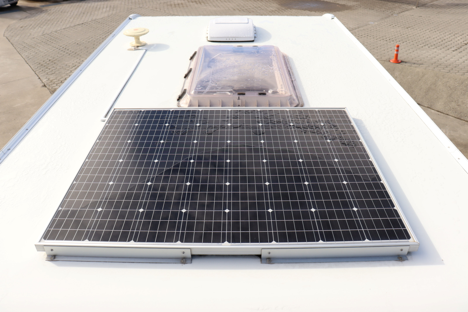 キャンピングカートレーラー