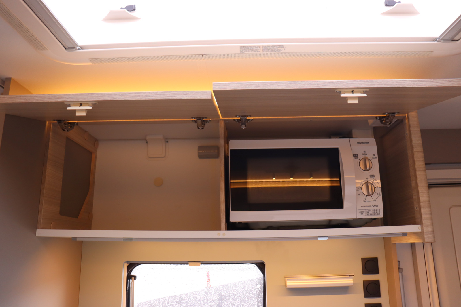 キャンピングカートレーラー