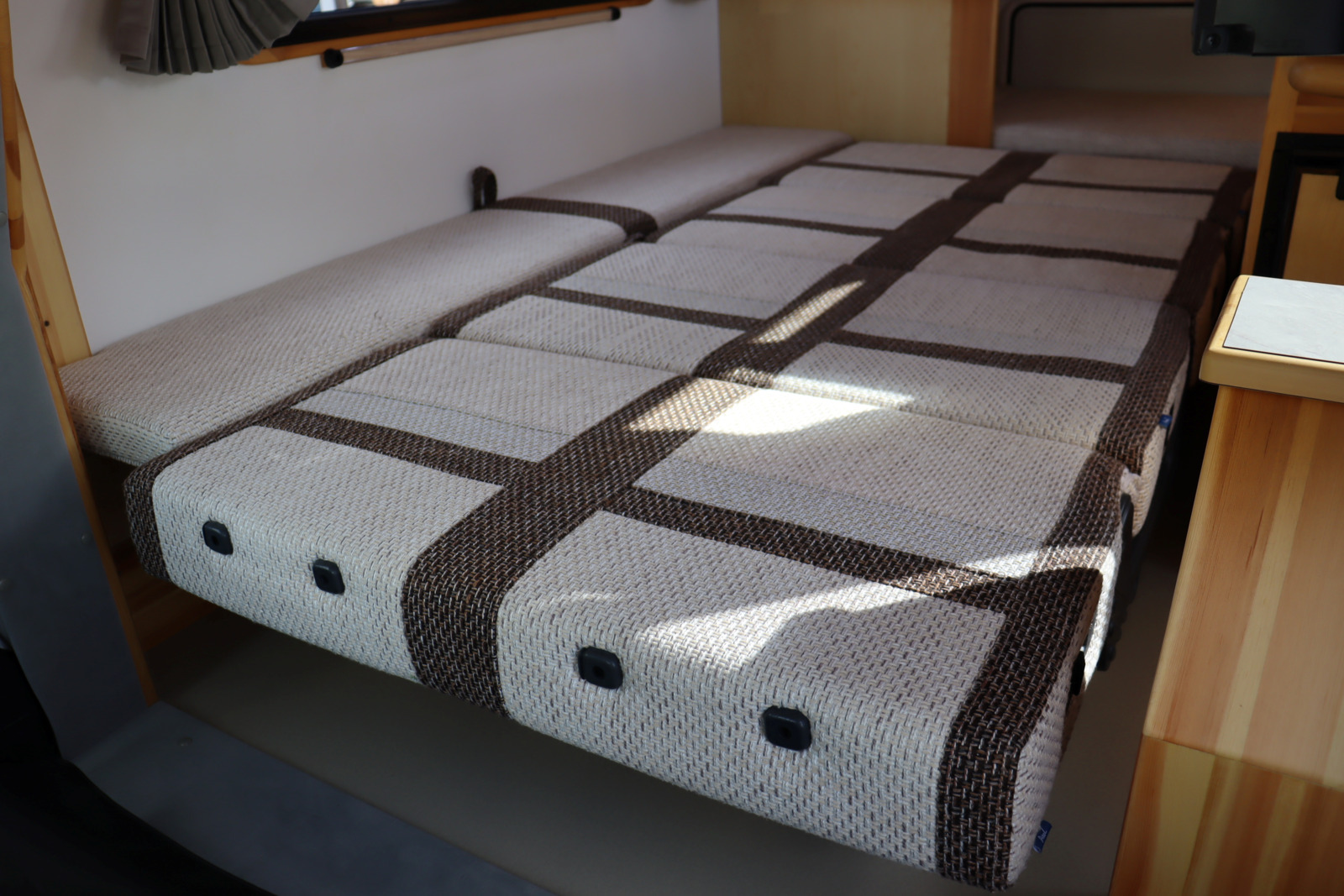 キャンピングカーキャブコン