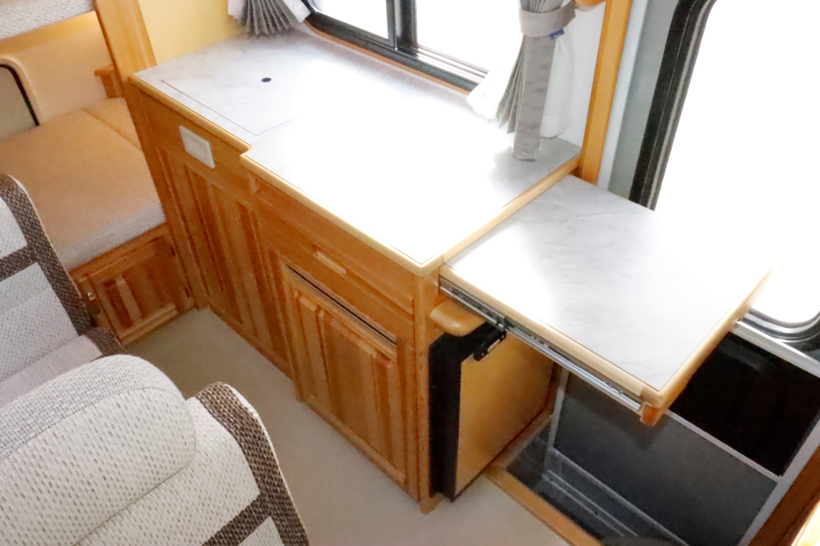 キャンピングカーキャブコン