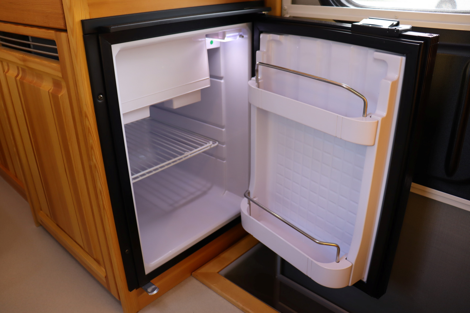 キャンピングカーキャブコン