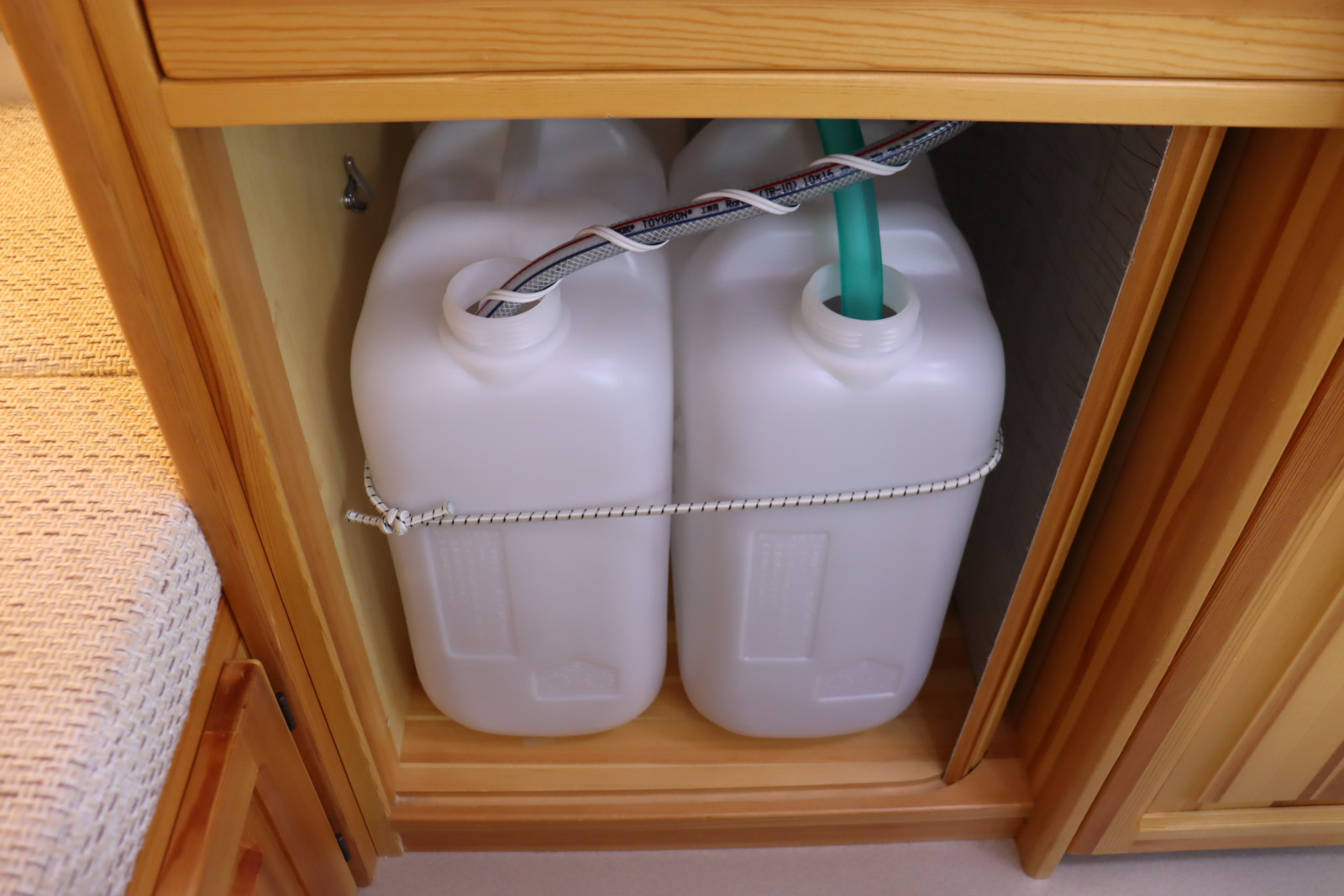 キャンピングカーキャブコン