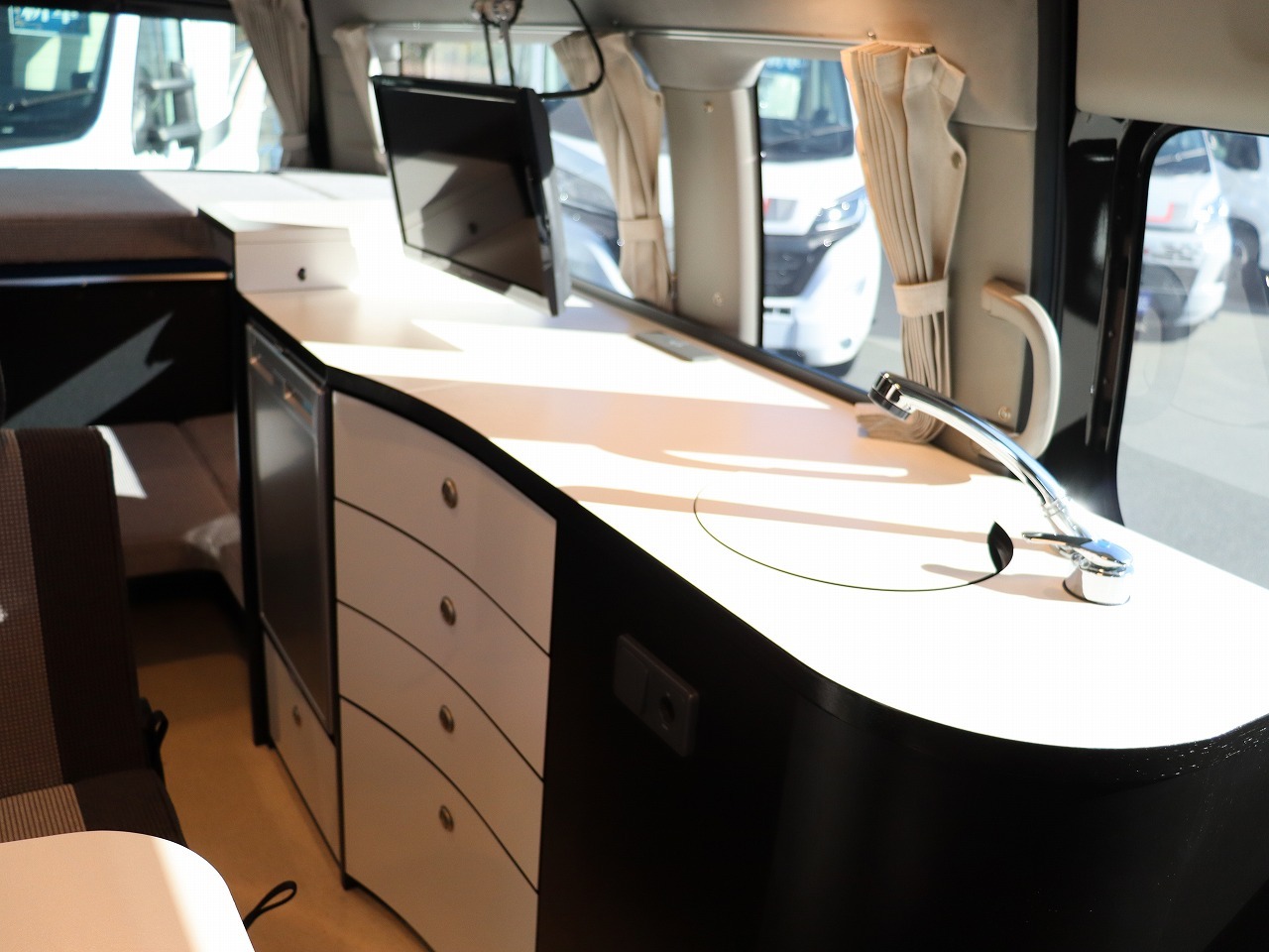 キャンピングカーバンコン