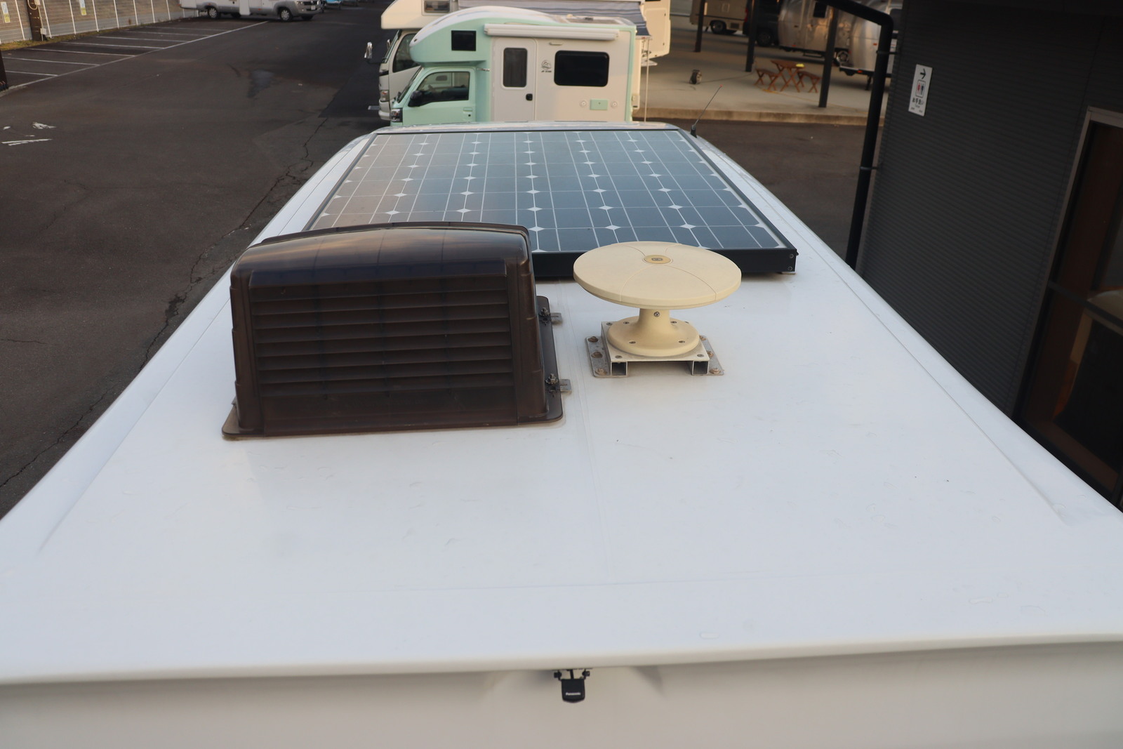 キャンピングカーキャブコン