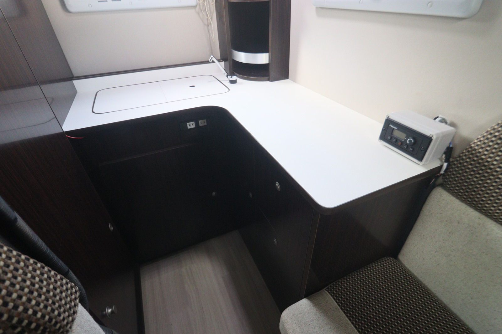 キャンピングカーキャブコン