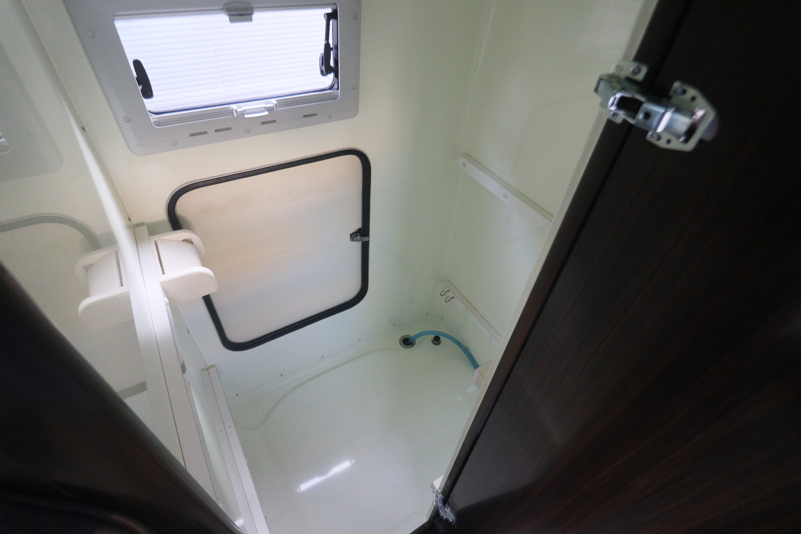 キャンピングカーキャブコン