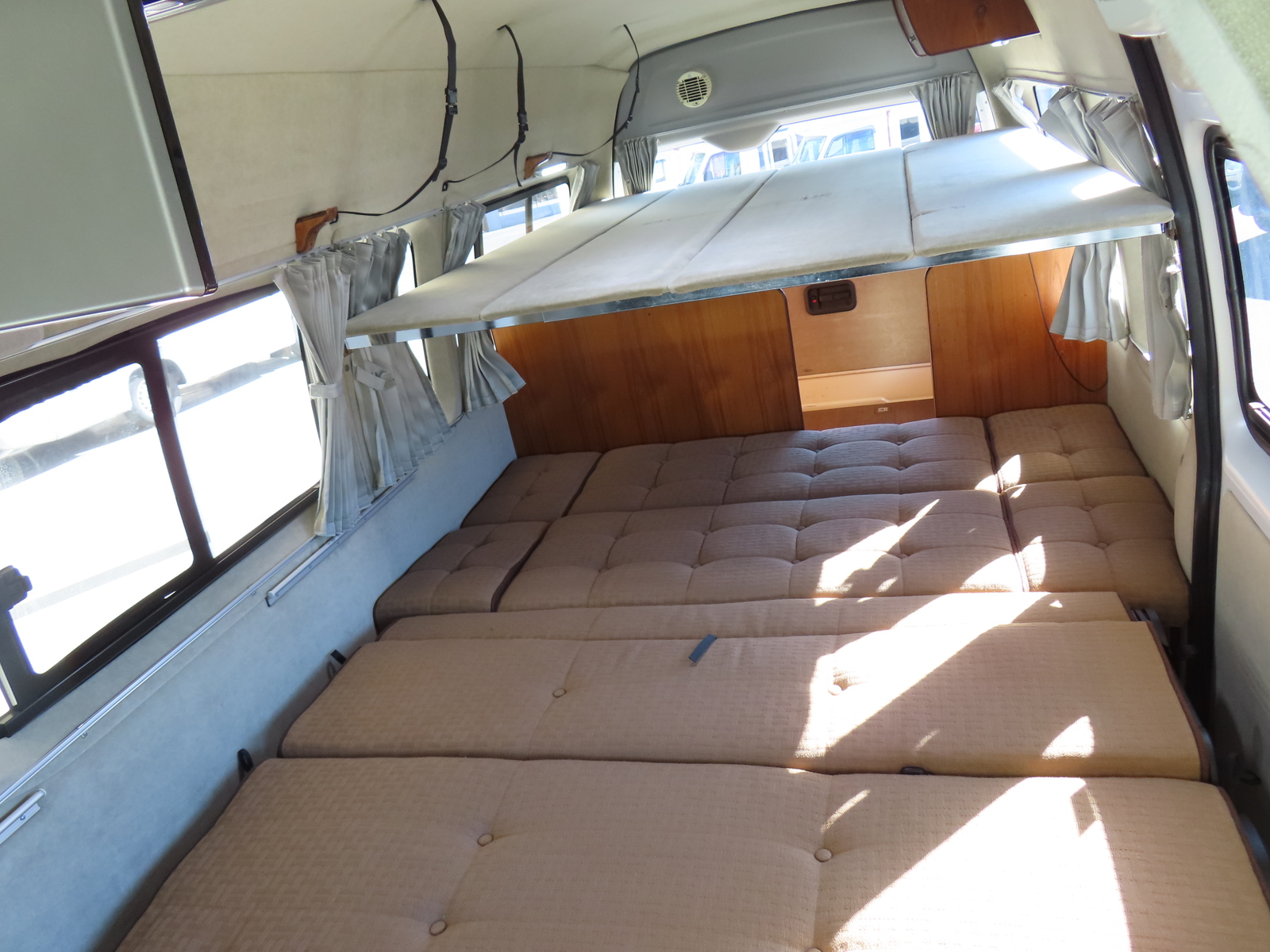 キャンピングカーバンコン