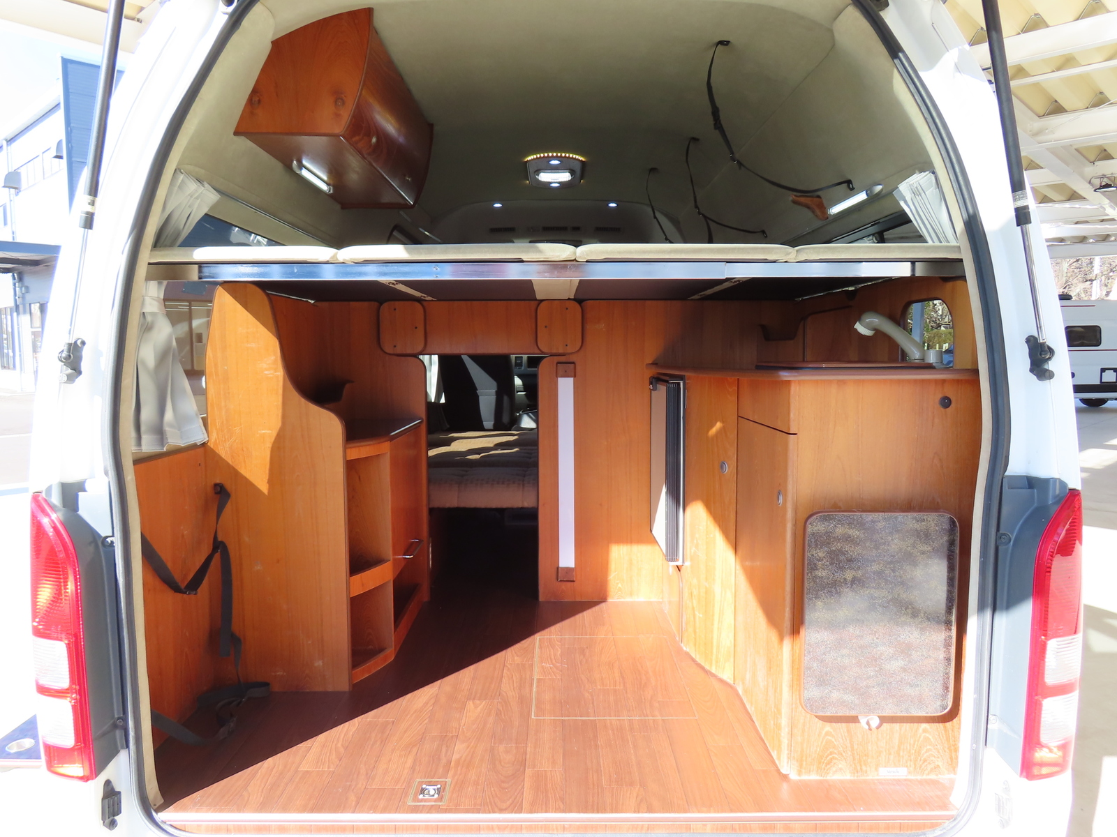 キャンピングカーバンコン