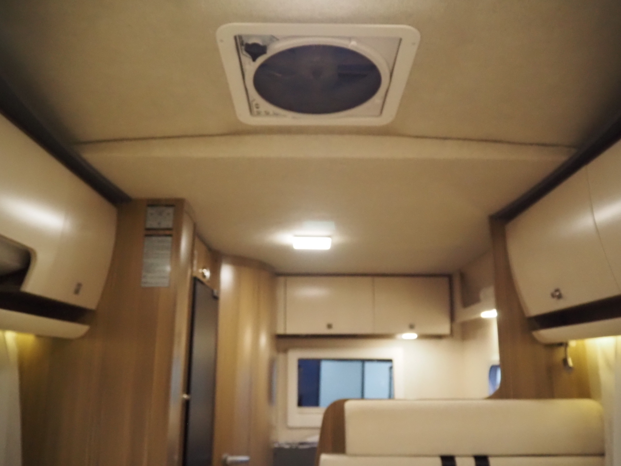 キャンピングカーキャブコン