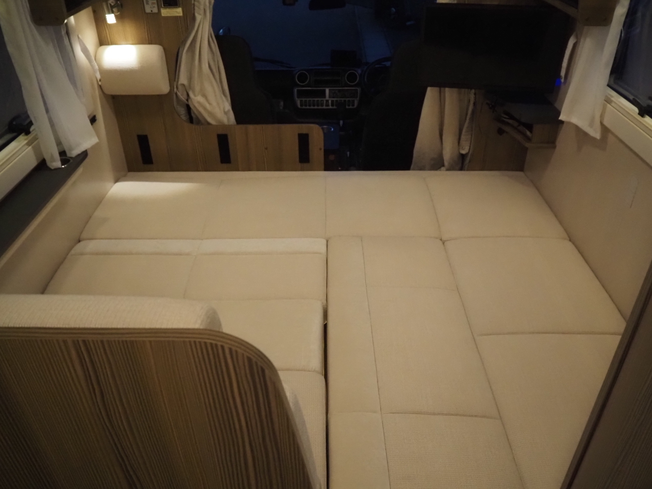 キャンピングカーキャブコン