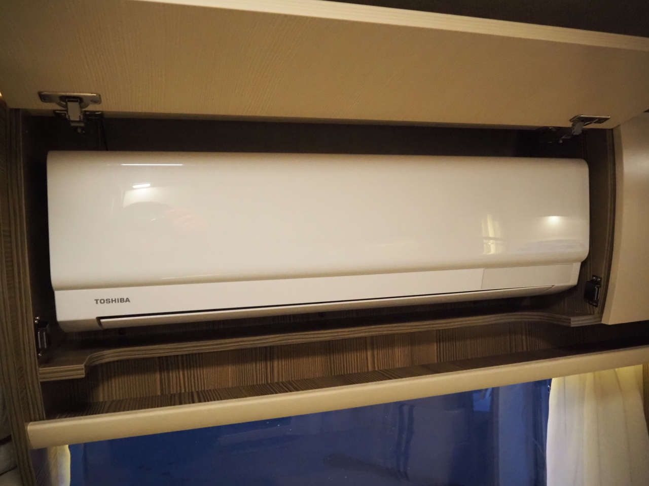 キャンピングカーキャブコン