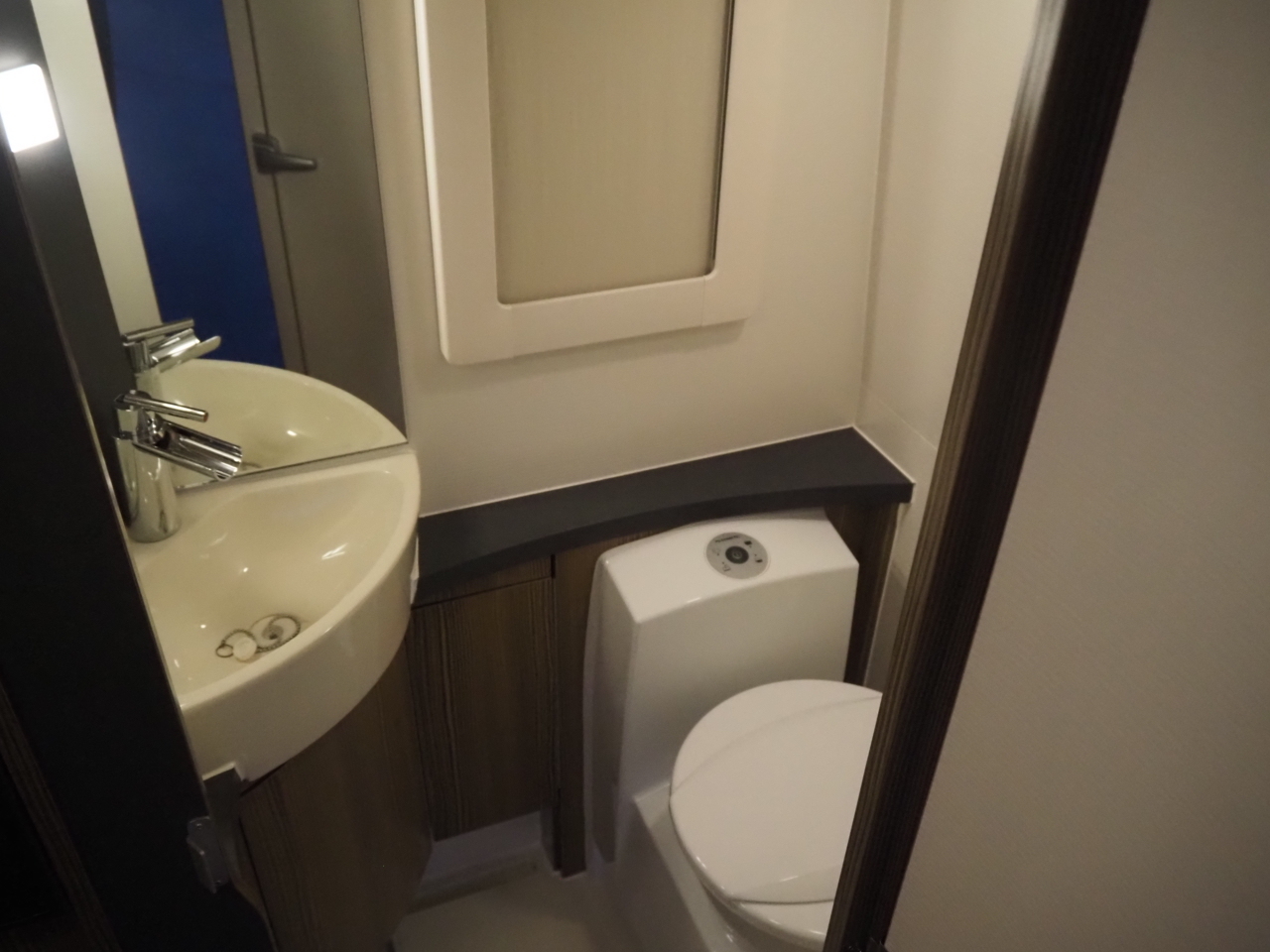 キャンピングカーキャブコン