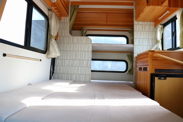 キャンピングカーキャブコン