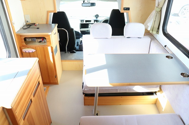 キャンピングカーキャブコン