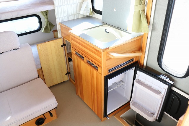 キャンピングカーキャブコン