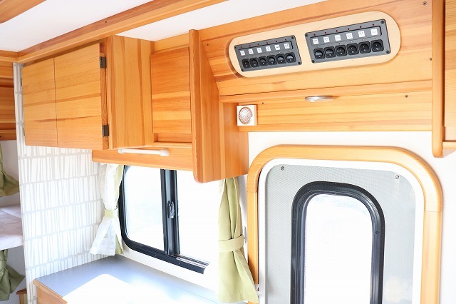 キャンピングカーキャブコン