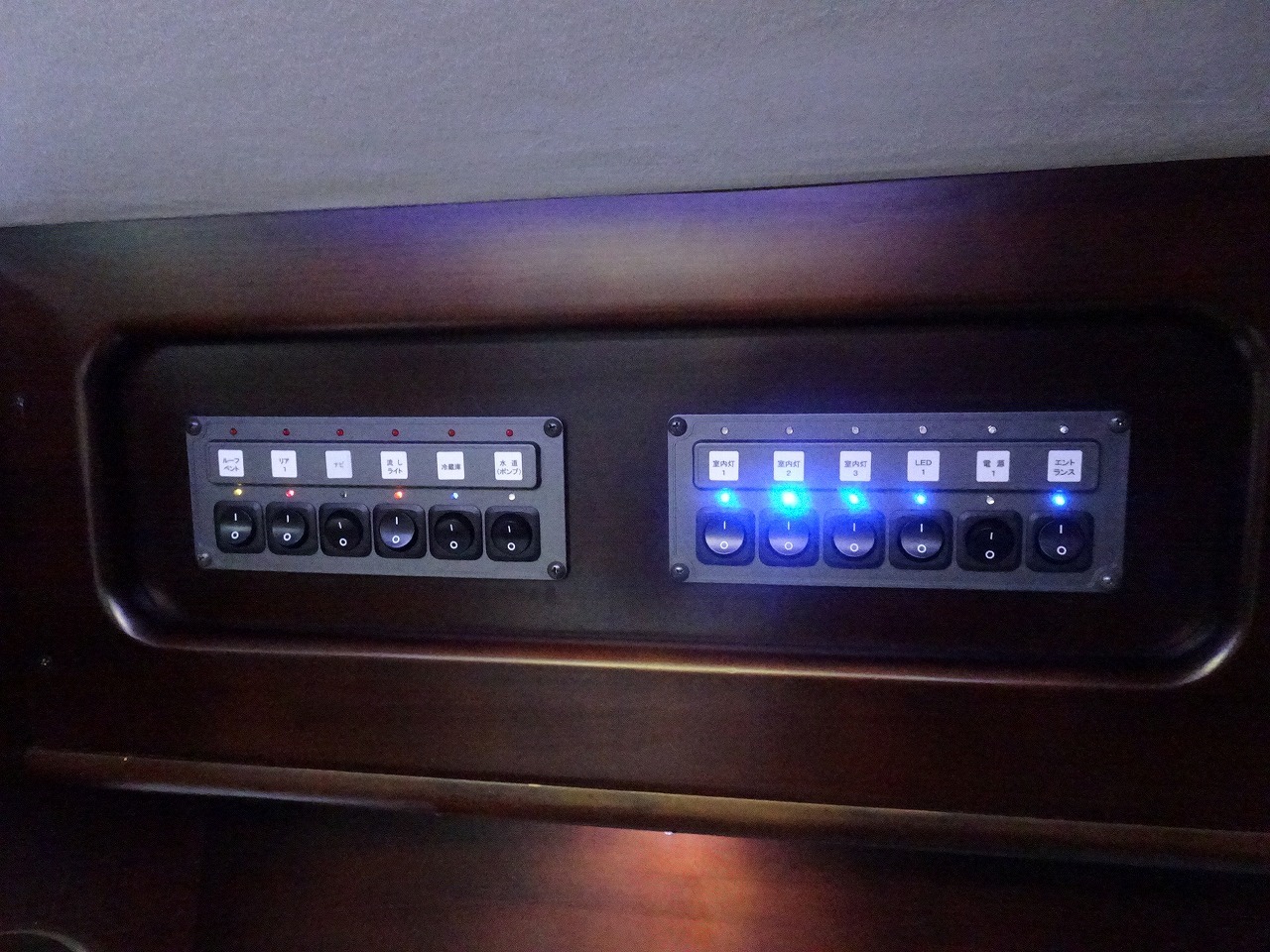 キャンピングカーキャブコン