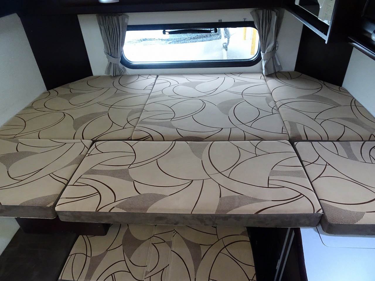 キャンピングカーキャブコン