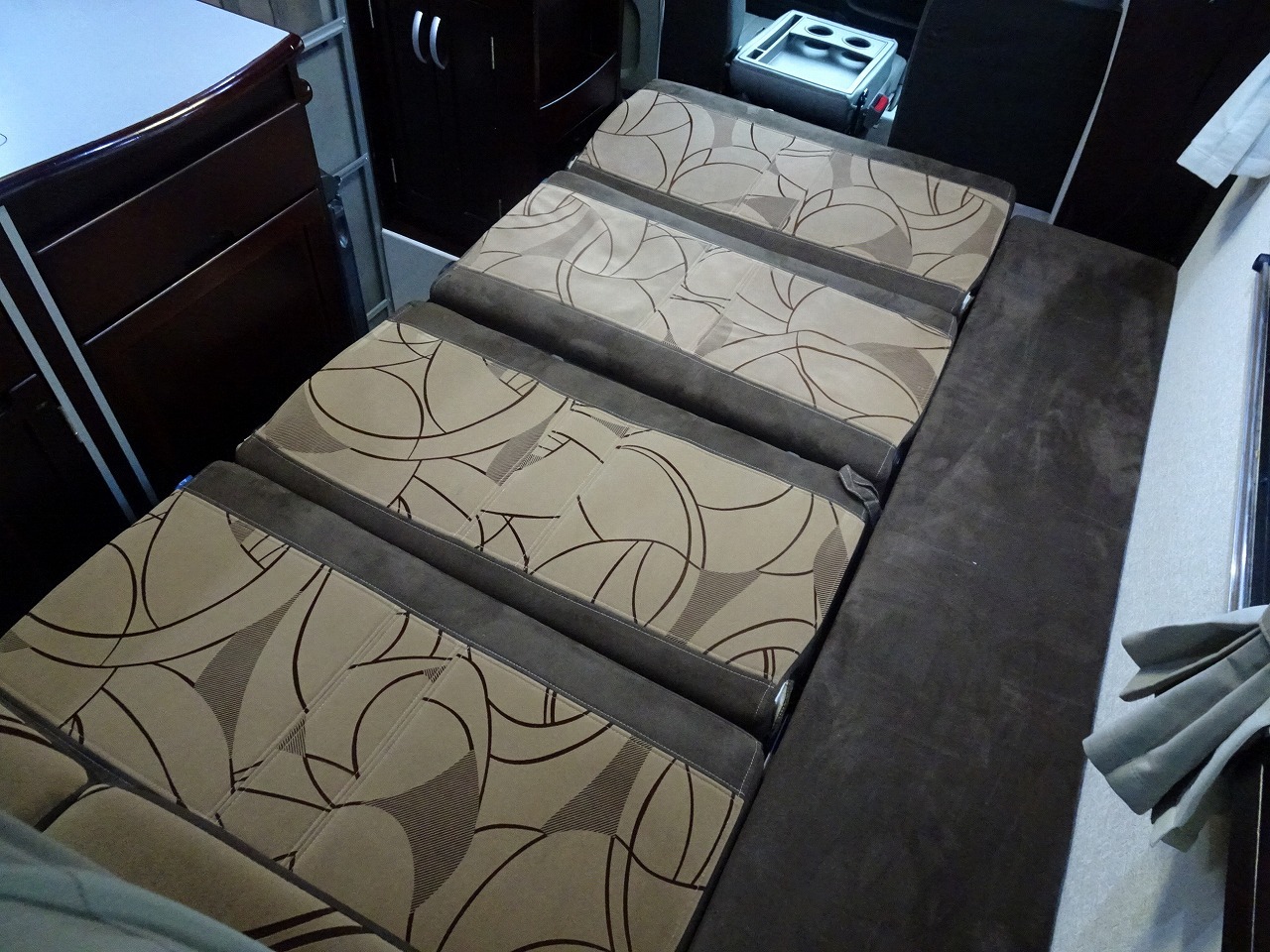 キャンピングカーキャブコン