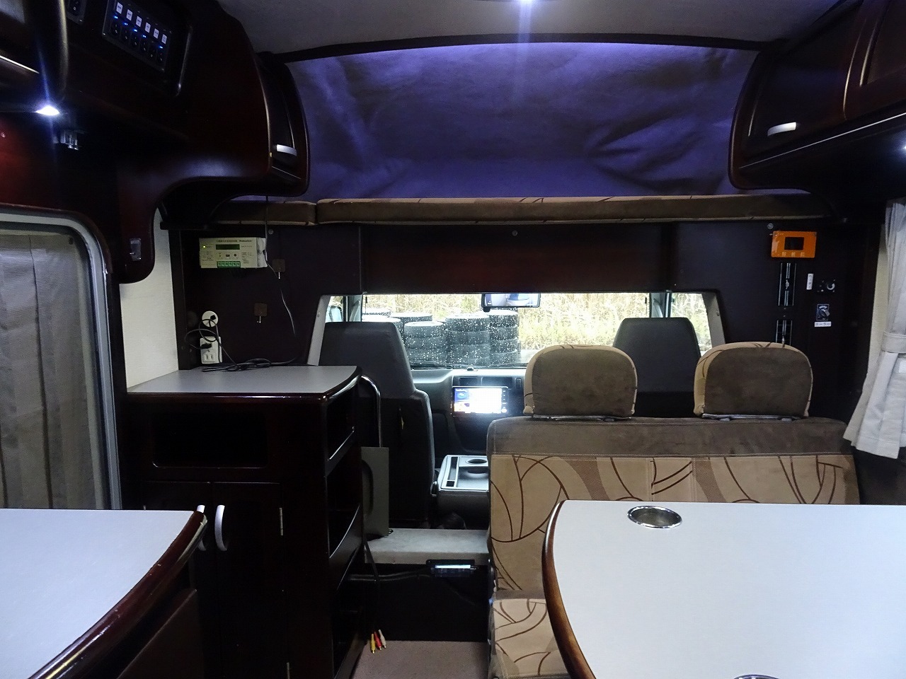 キャンピングカーキャブコン