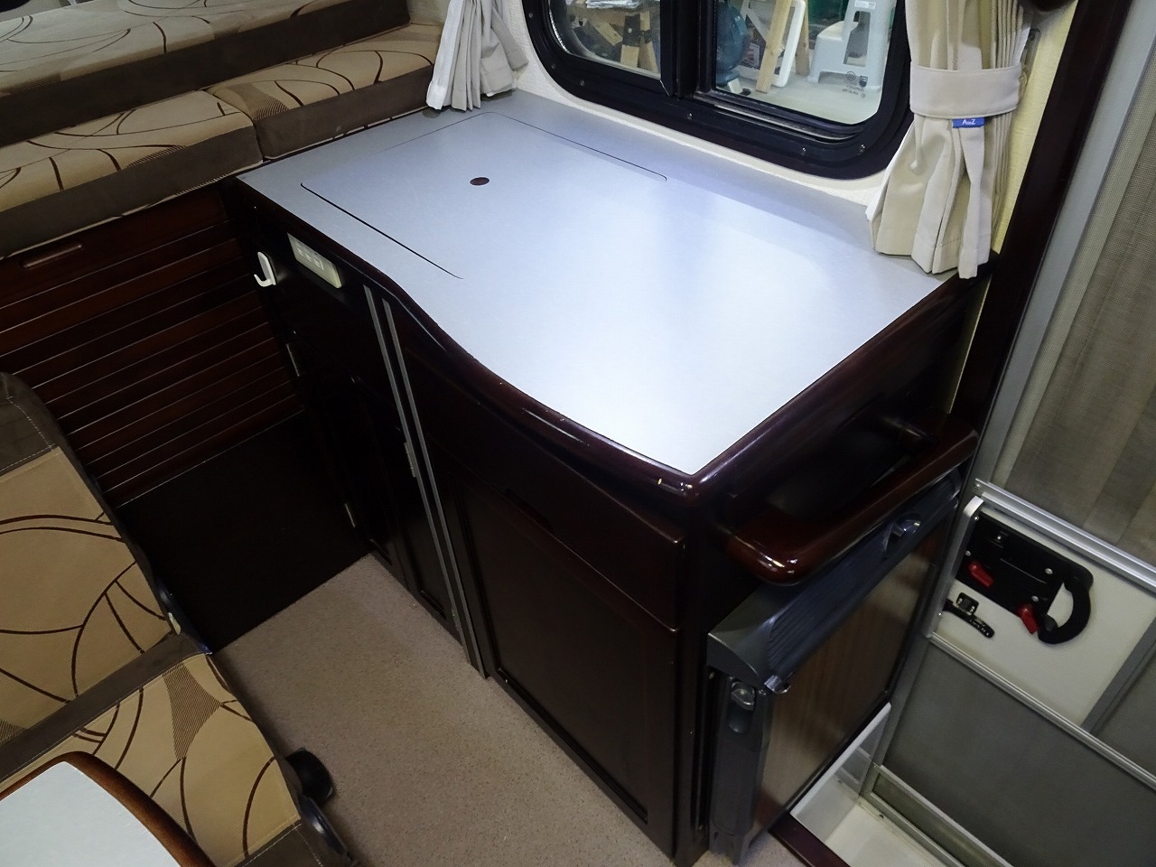 キャンピングカーキャブコン