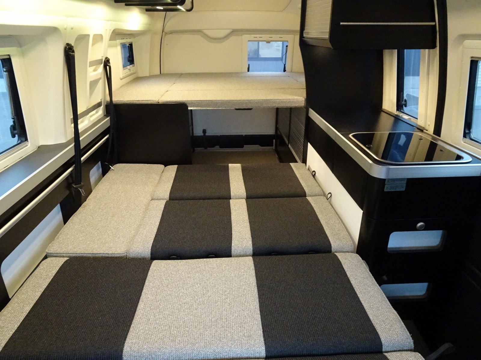 キャンピングカーバンコン