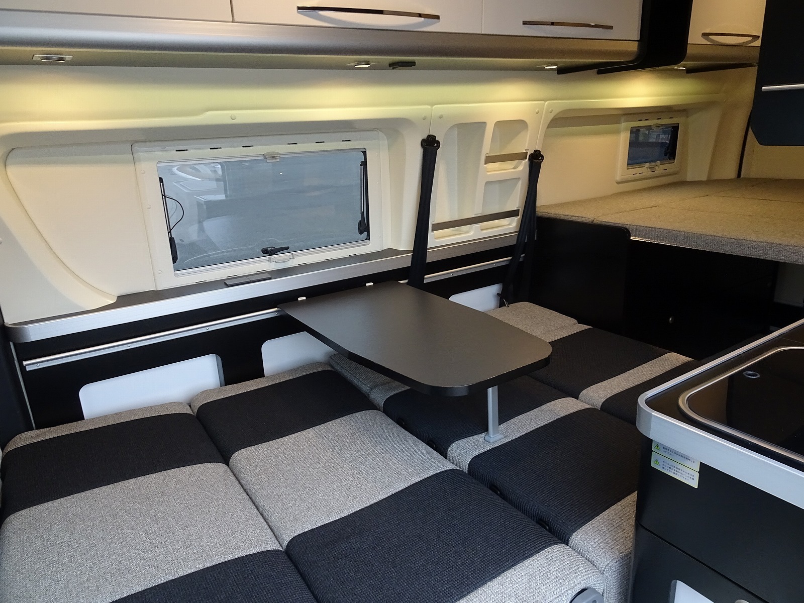 キャンピングカーバンコン