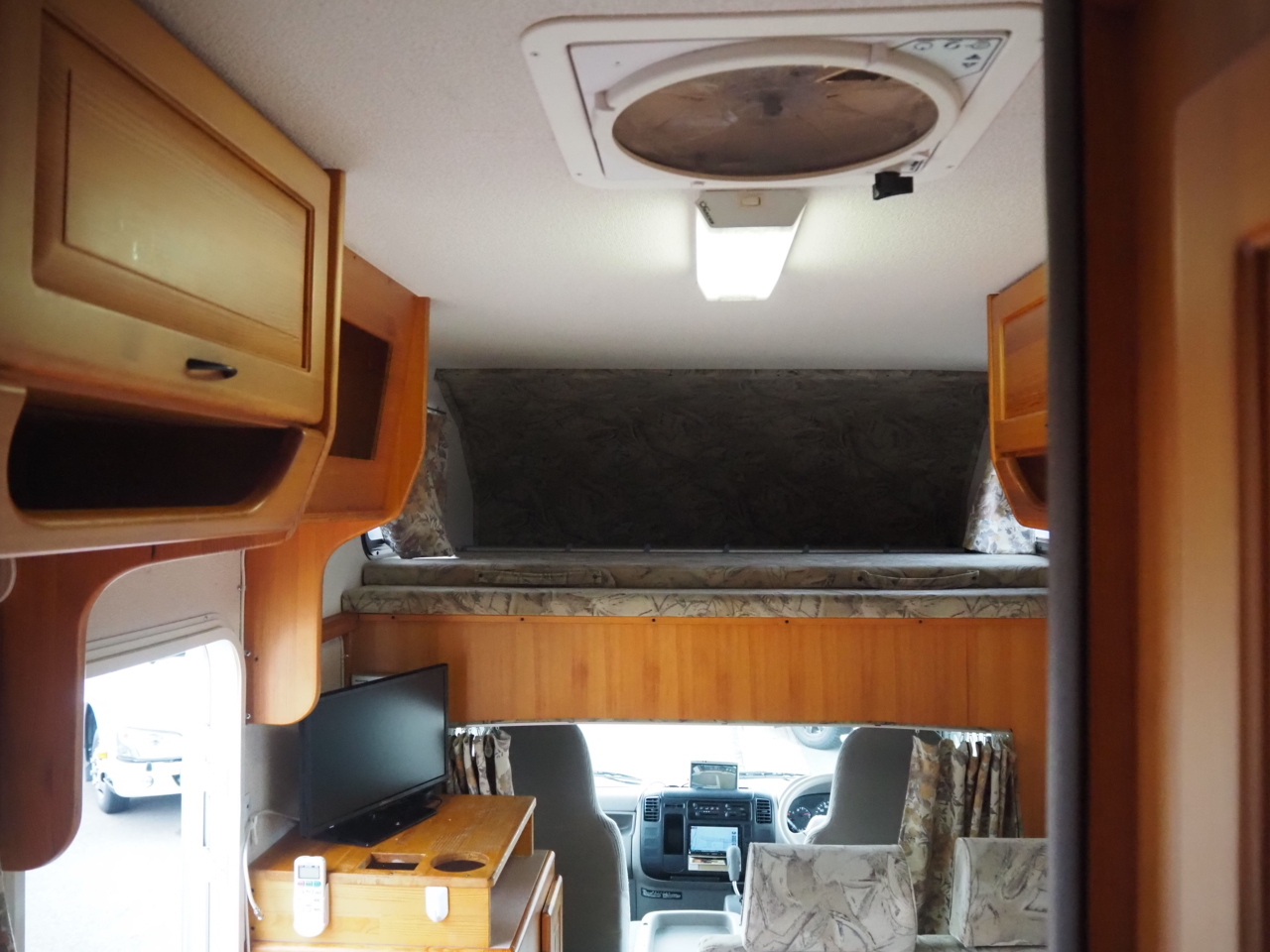 キャンピングカーキャブコン