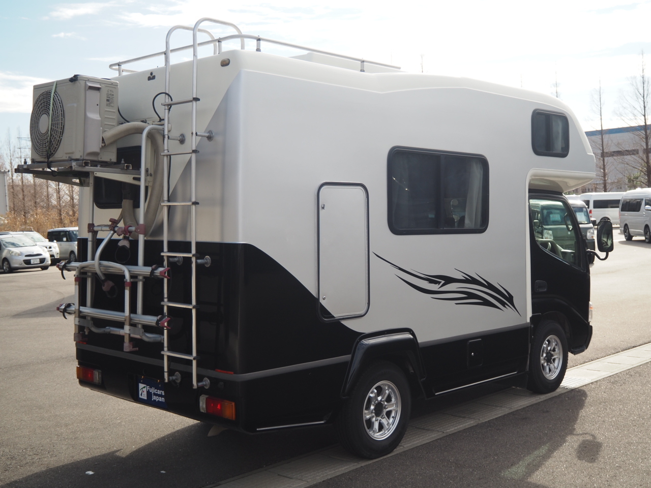 キャンピングカーキャブコン