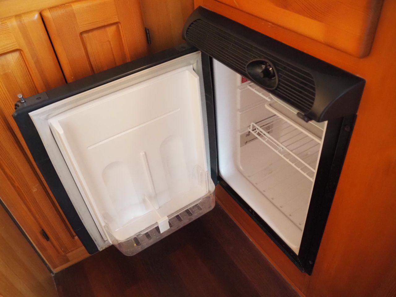 キャンピングカーキャブコン