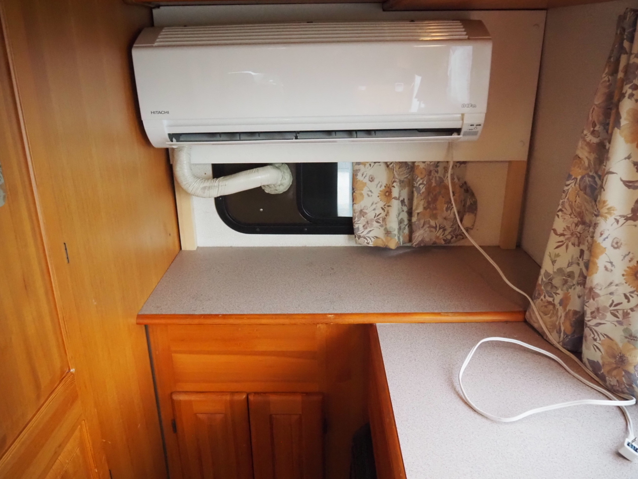 キャンピングカーキャブコン