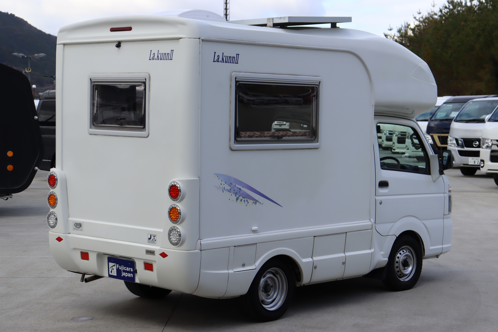 キャンピングカー軽キャンパー