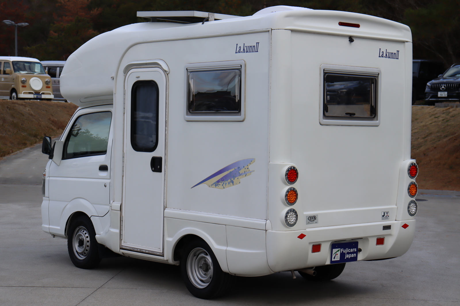 キャンピングカー軽キャンパー