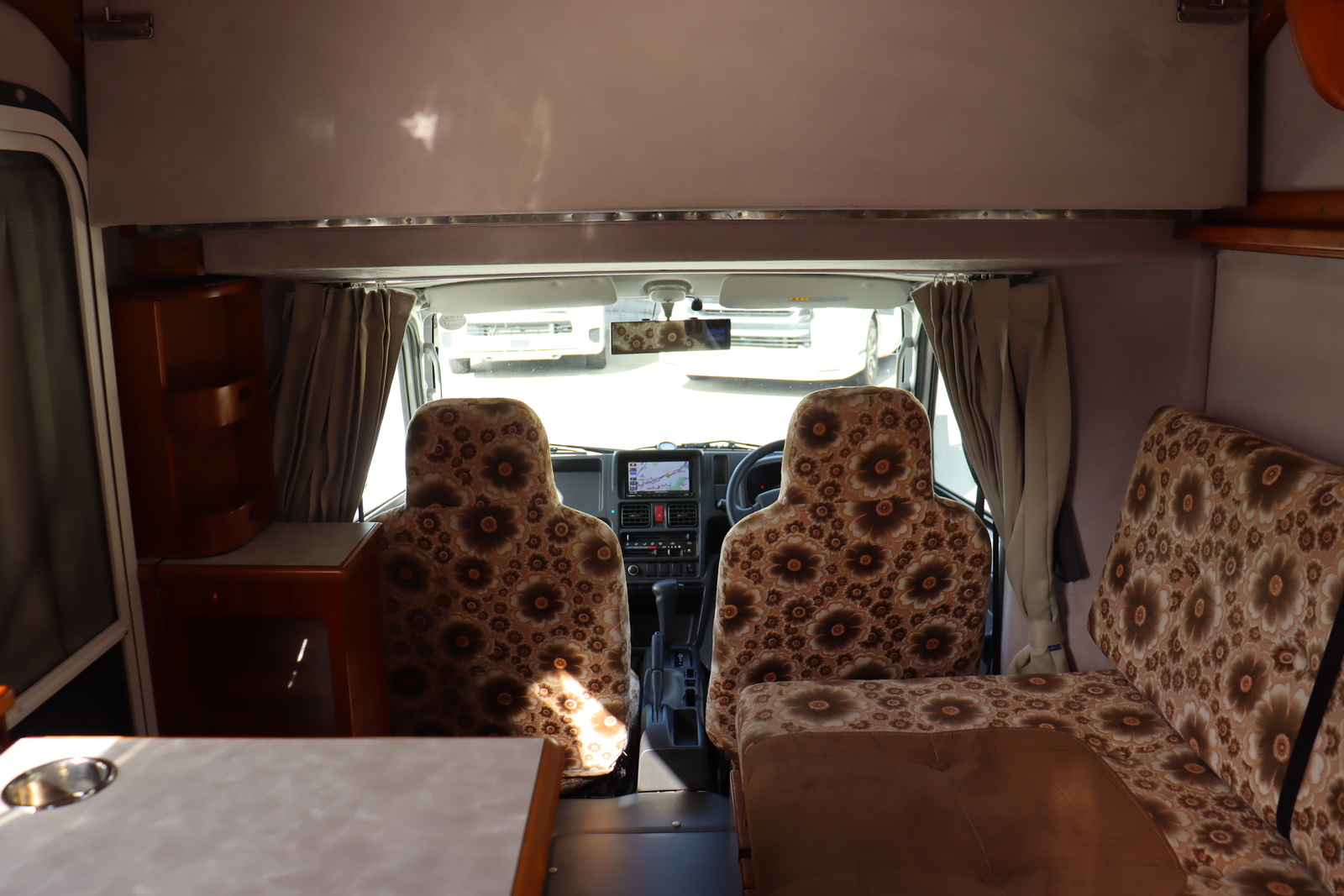 キャンピングカー軽キャンパー