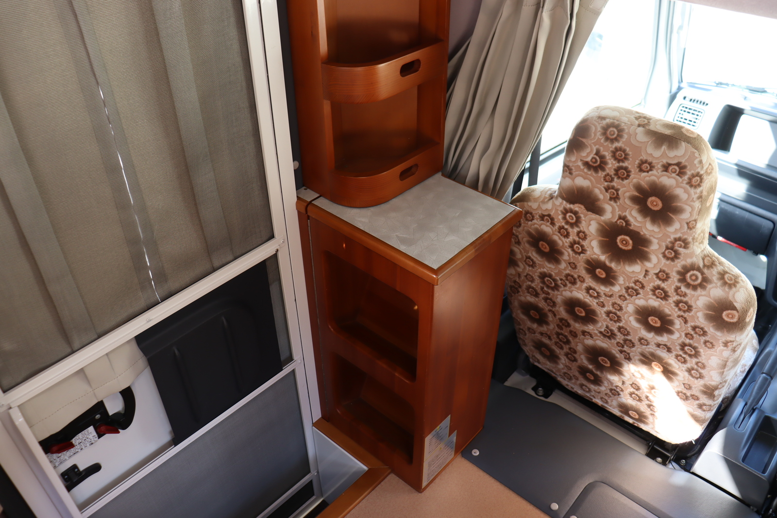 キャンピングカー軽キャンパー