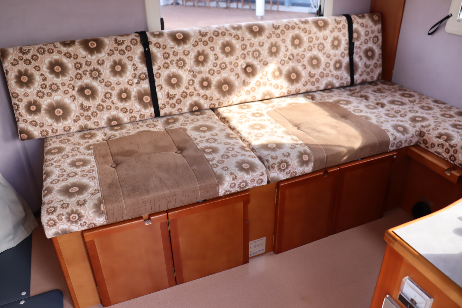 キャンピングカー軽キャンパー