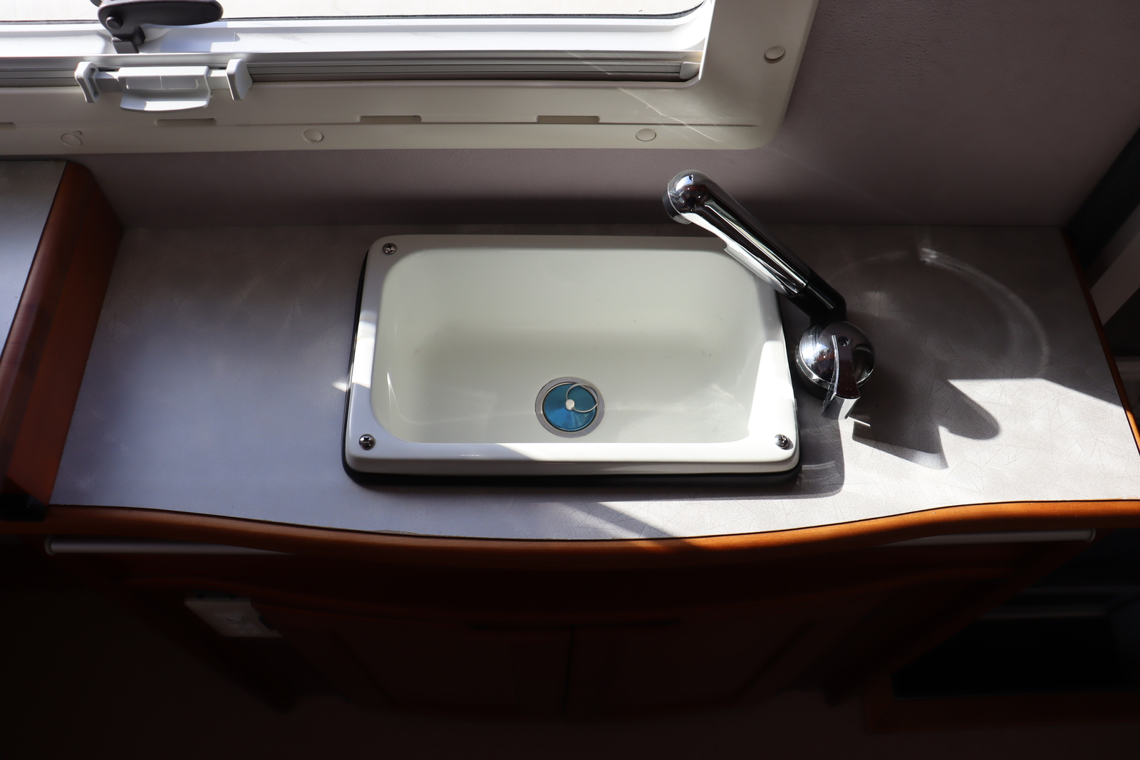 キャンピングカー軽キャンパー