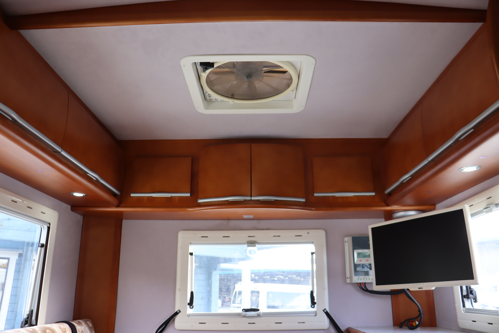 キャンピングカー軽キャンパー