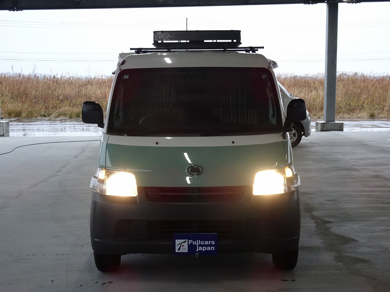 キャンピングカーバンコン