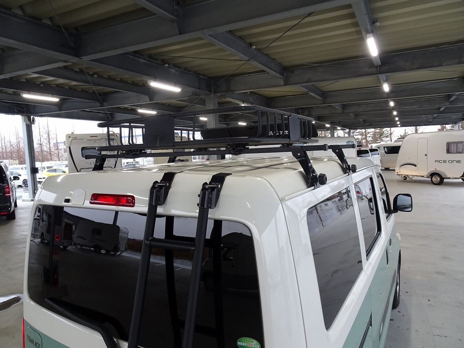 キャンピングカーバンコン