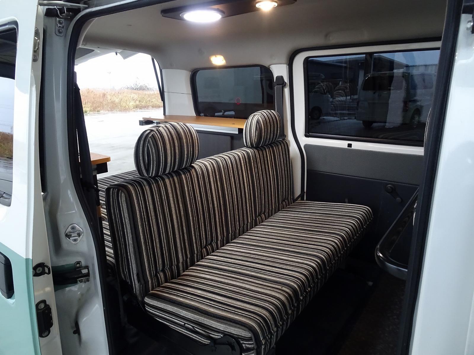 キャンピングカーバンコン