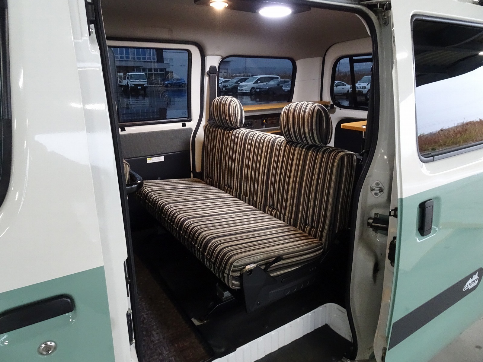 キャンピングカーバンコン