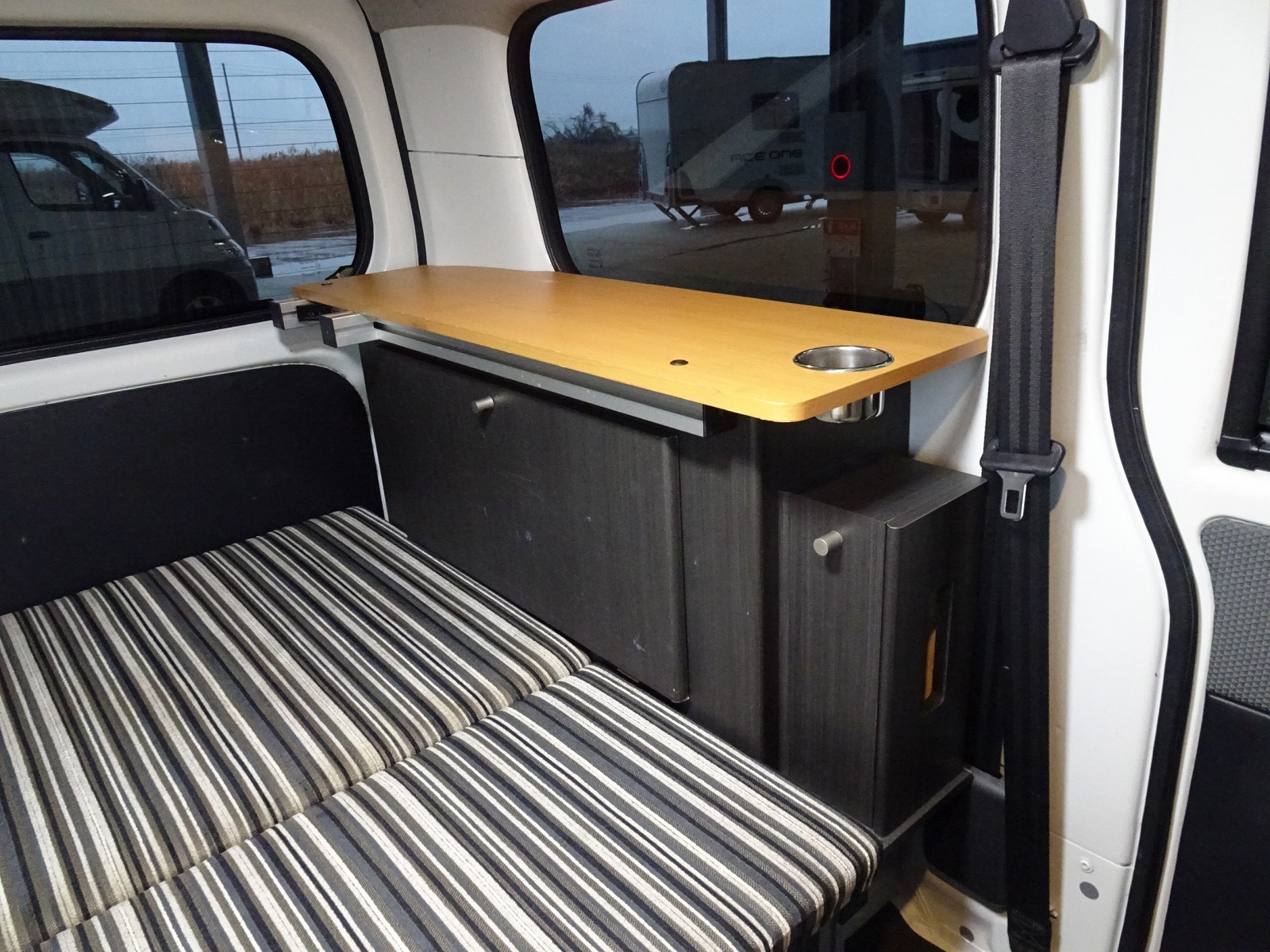 キャンピングカーバンコン