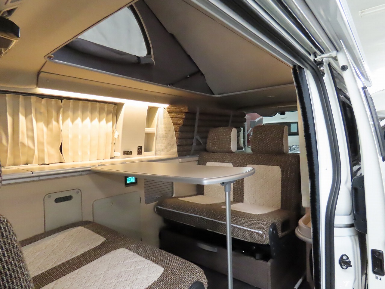 キャンピングカーバンコン