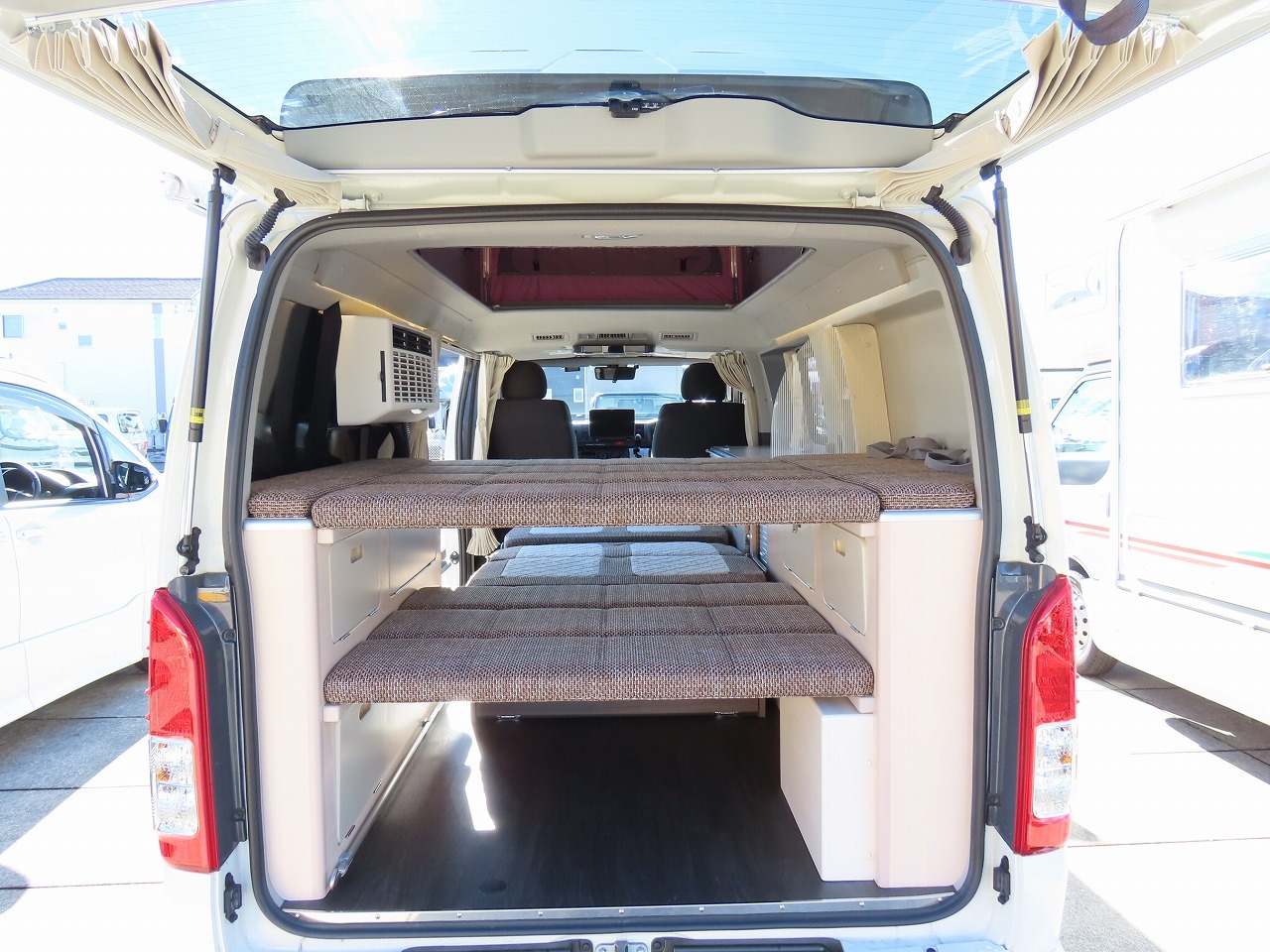 キャンピングカーバンコン