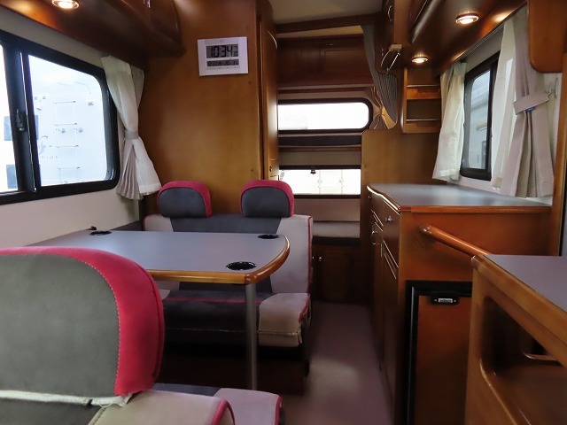 キャンピングカーキャブコン