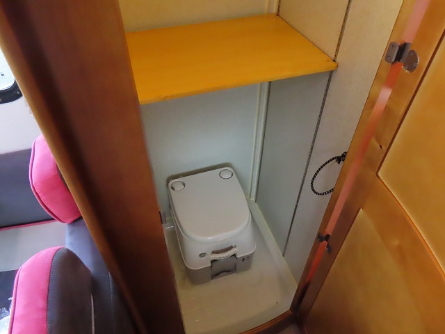 キャンピングカーキャブコン