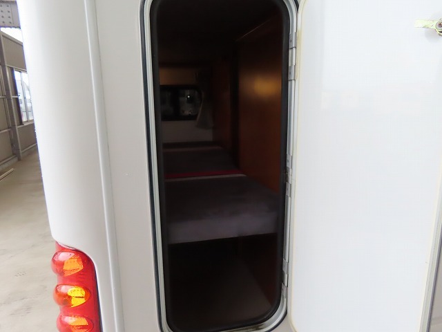 キャンピングカーキャブコン