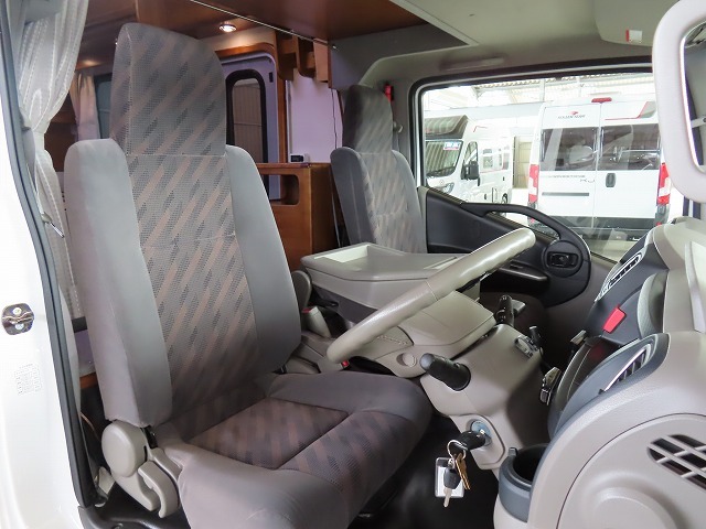 キャンピングカーキャブコン